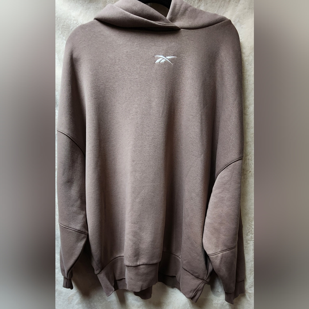 Reebok Brown Crewneck Size XL Sweater Seam Detailing